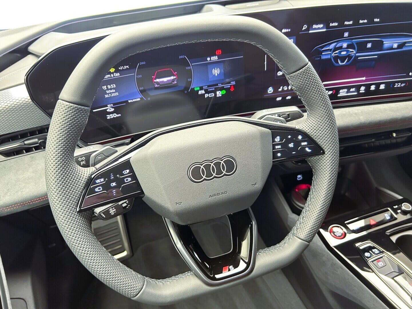 O131002431_29.webp_S6 Sportback etron   kW