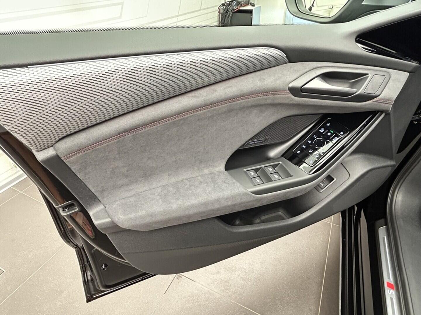 O131002431_32.webp_S6 Sportback etron   kW