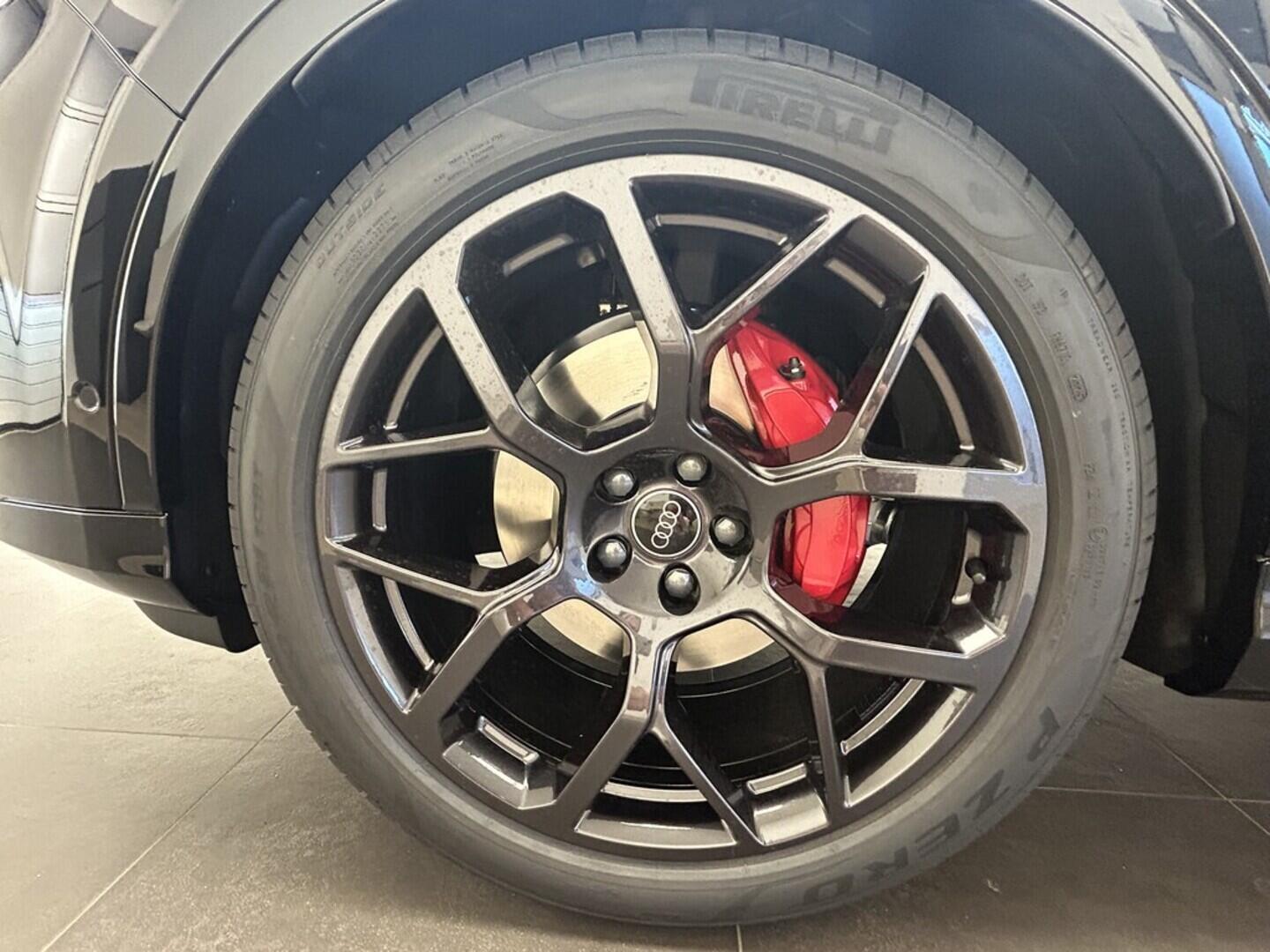 O131002447_17.webp_Q7 SUV S line TDI quattro 210 kW