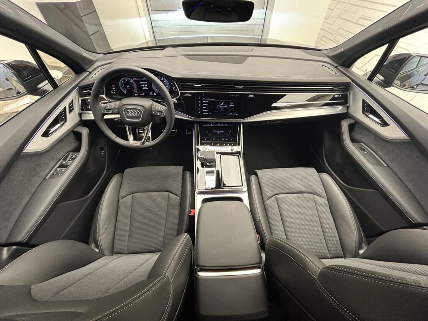 O131002447_21.webp_Q7 SUV S line TDI quattro 210 kW