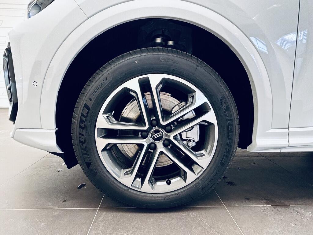 O131002448_17.webp_Q5 S-line 40 TDI quattro STR 150 kW