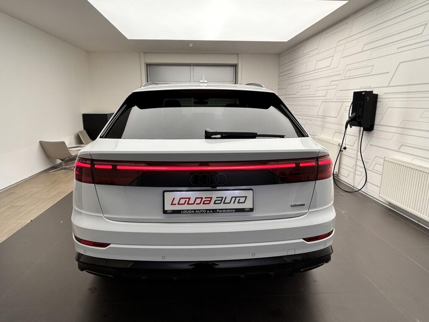 O131002458_14.webp_Q8 TDI quattro 210 kW