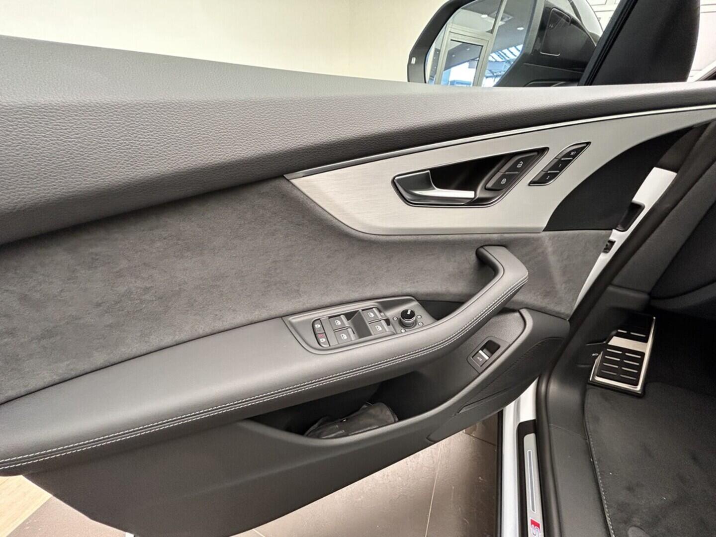 O131002458_23.webp_Q8 TDI quattro 210 kW