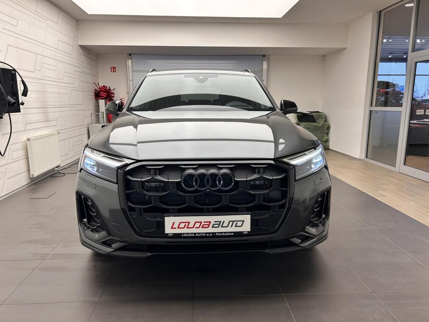 O131002459_11.webp_Q7 SUV S line TDI quattro 210 kW