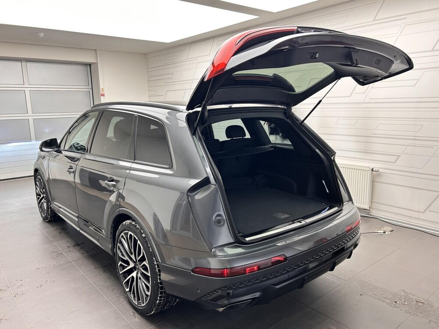 O131002459_15.webp_Q7 SUV S line TDI quattro 210 kW