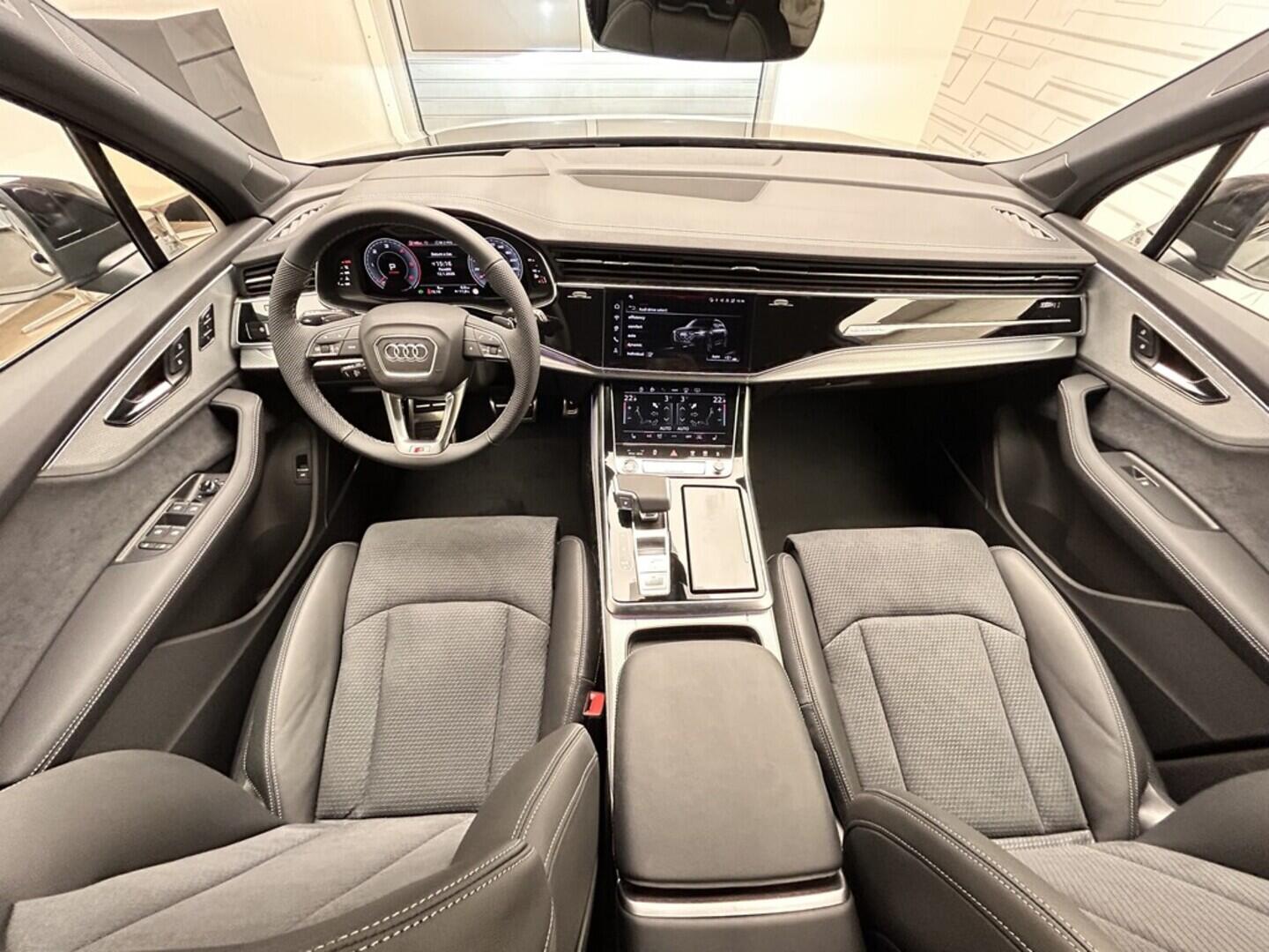 O131002459_21.webp_Q7 SUV S line TDI quattro 210 kW