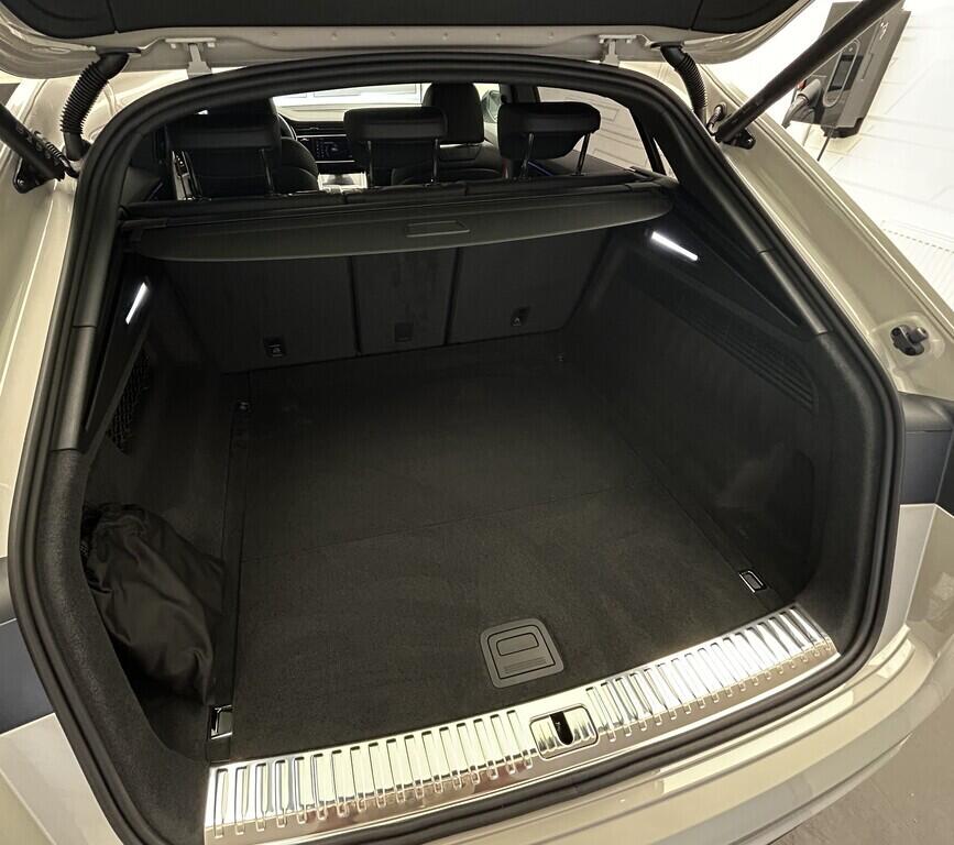 O131002460_17.webp_Q8 TDI quattro 210 kW