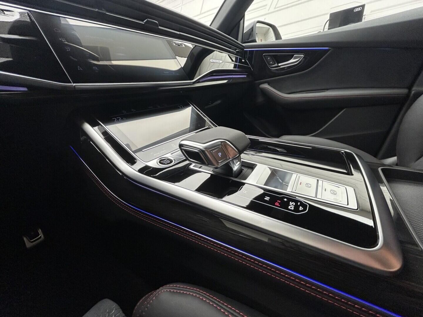 O131002460_25.webp_Q8 TDI quattro 210 kW