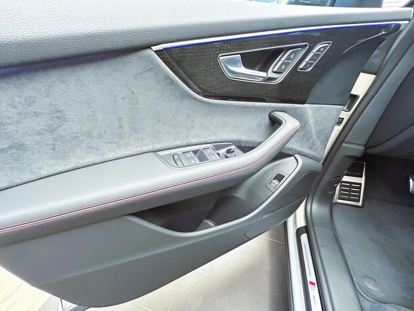 O131002460_26.webp_Q8 TDI quattro 210 kW