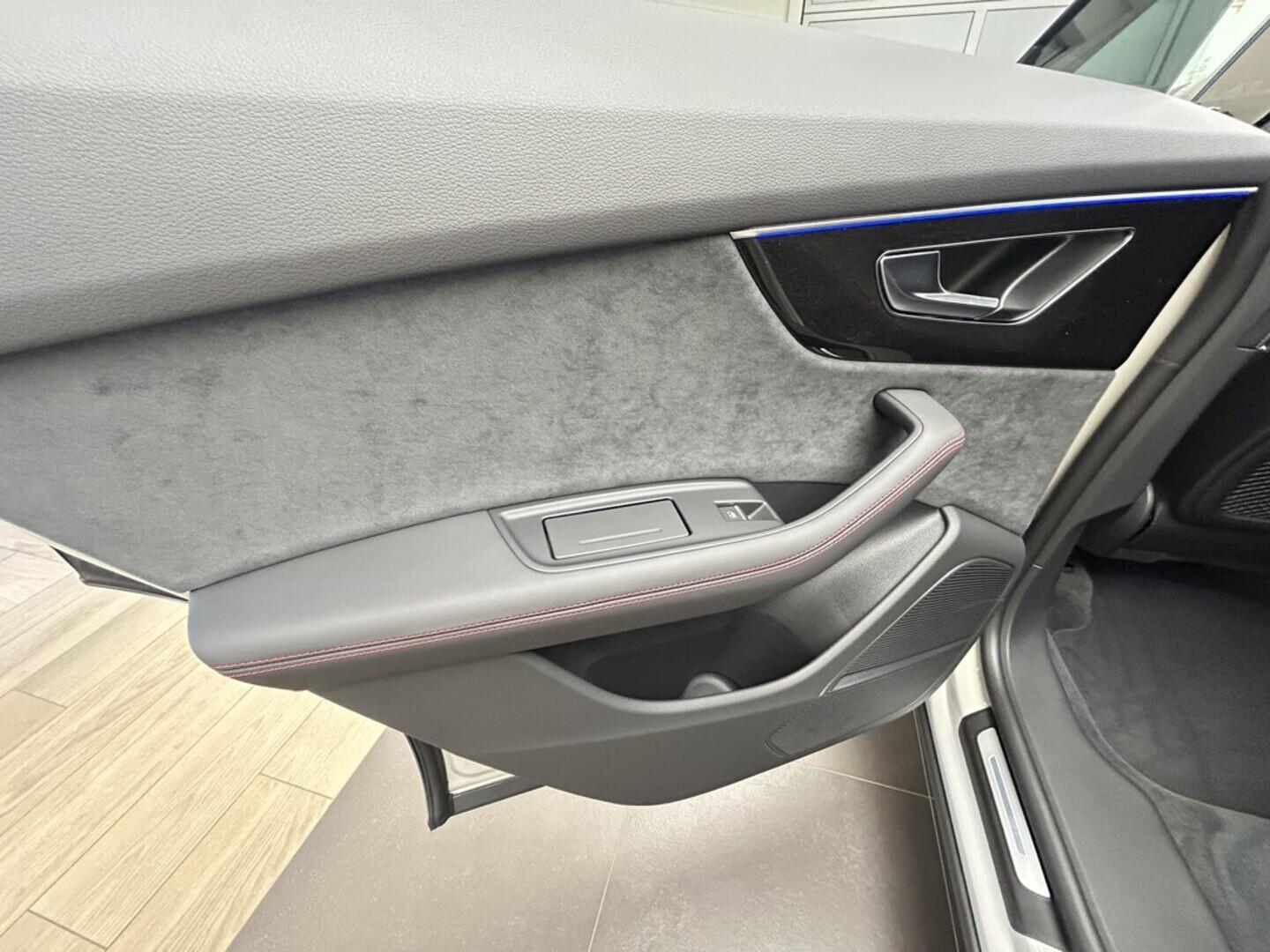 O131002460_28.webp_Q8 TDI quattro 210 kW