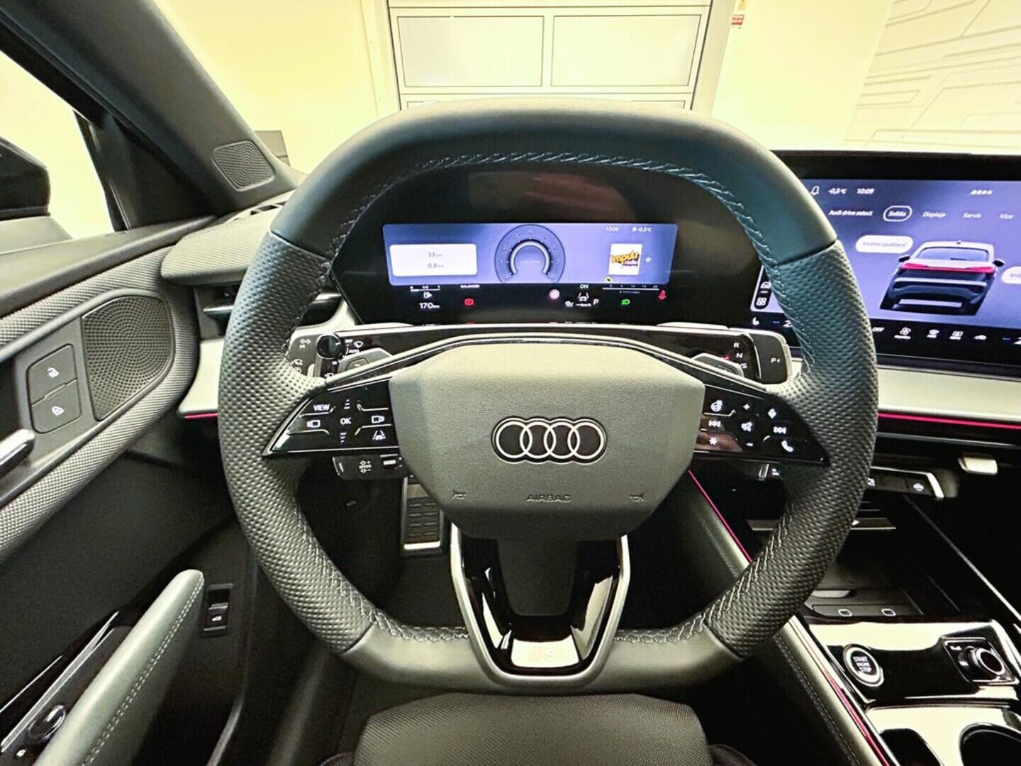 O131002477_21.webp_Q3 SB TFSI 110 kW