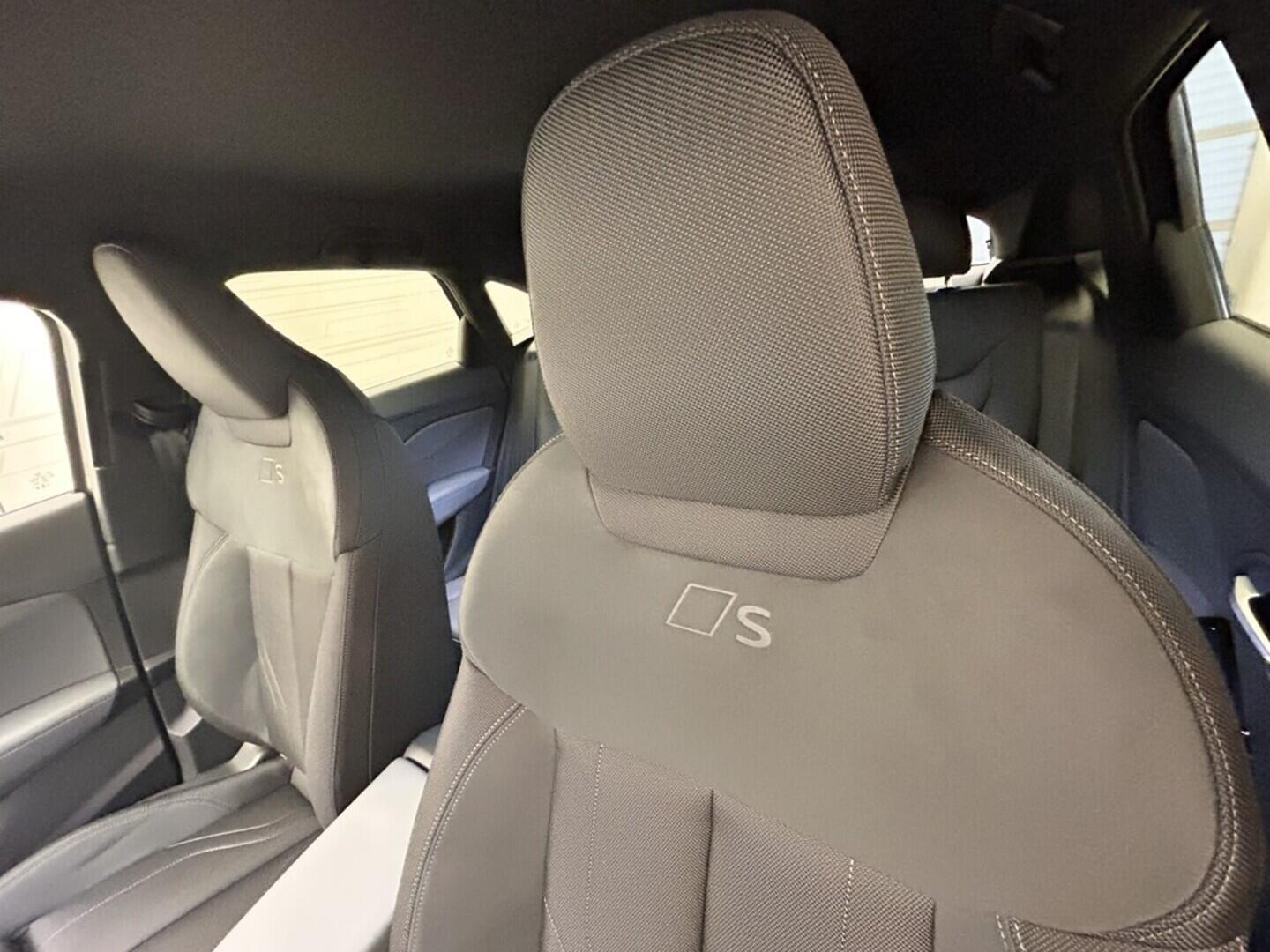 O131002477_26.webp_Q3 SB TFSI 110 kW