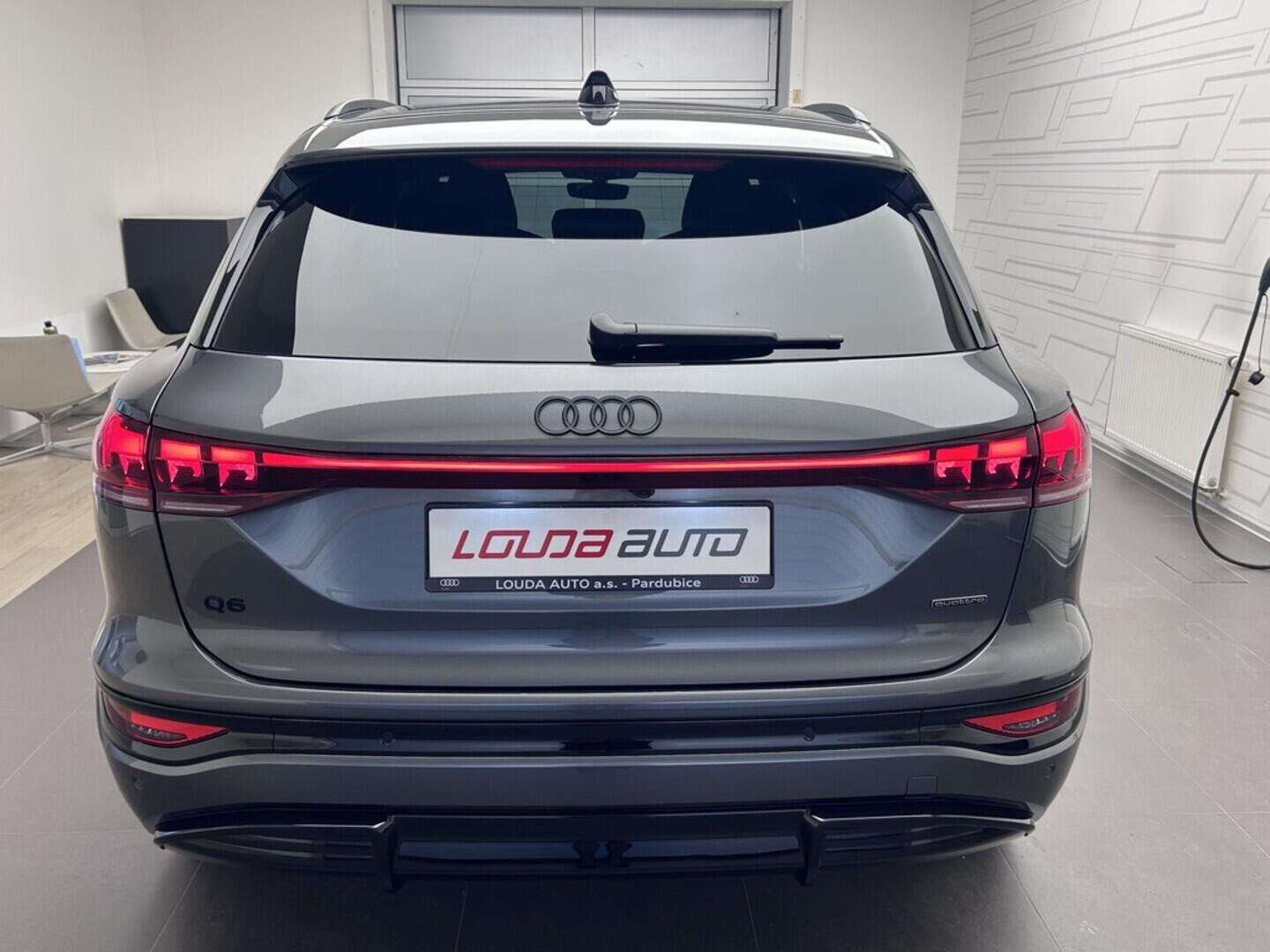 O131002488_14.webp_Q6 e-tron SUV quattro  285 kW