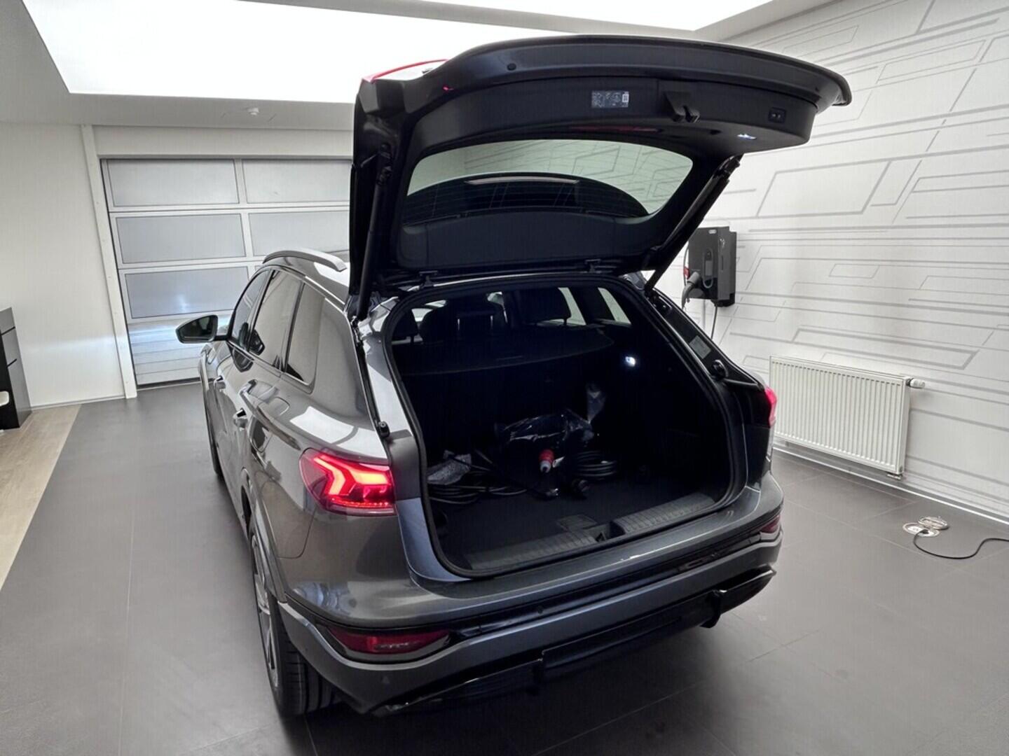 O131002488_15.webp_Q6 e-tron SUV quattro  285 kW