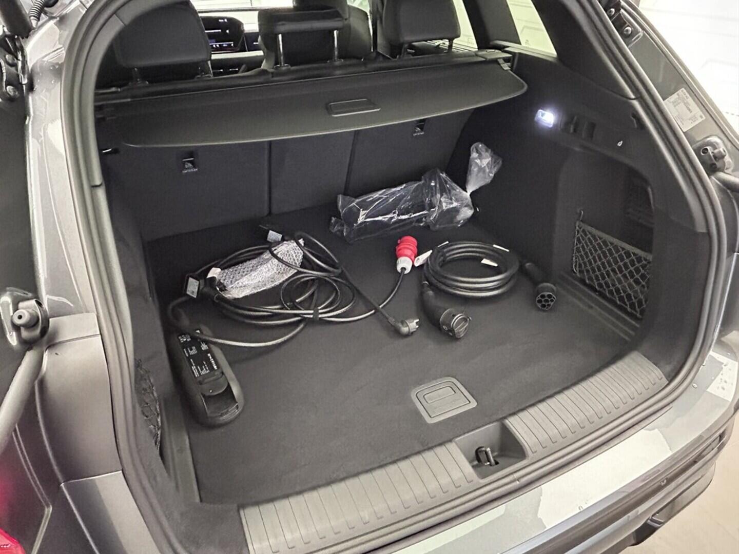 O131002488_16.webp_Q6 e-tron SUV quattro  285 kW