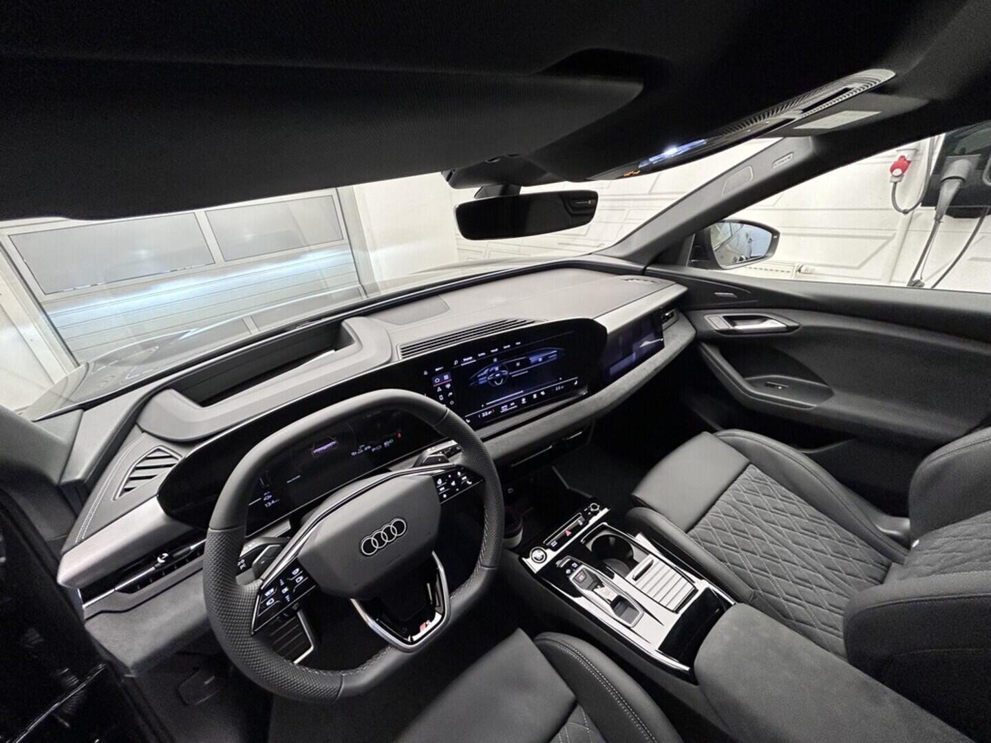 O131002488_22.webp_Q6 e-tron SUV quattro  285 kW