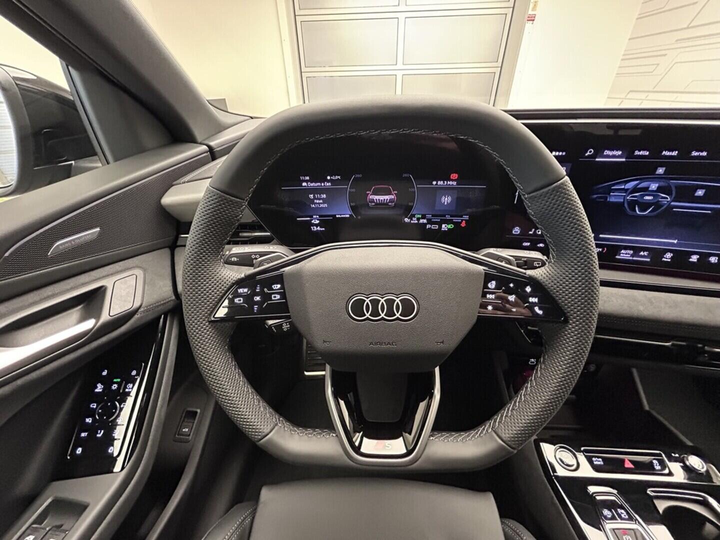 O131002488_23.webp_Q6 e-tron SUV quattro  285 kW