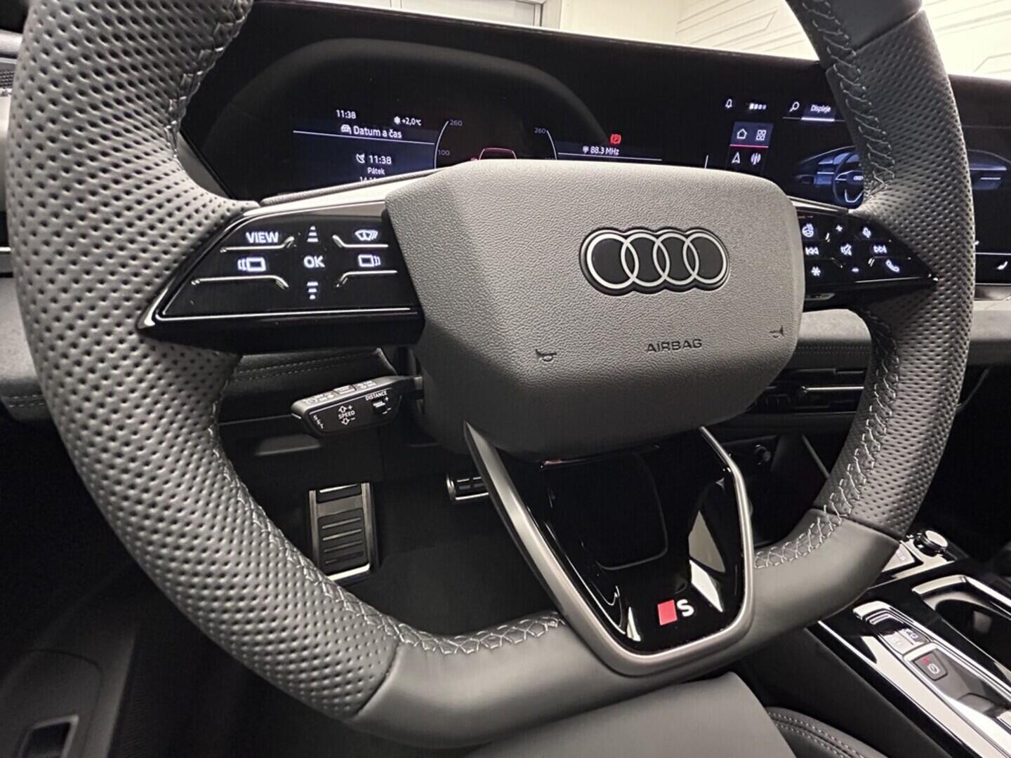 O131002488_24.webp_Q6 e-tron SUV quattro  285 kW