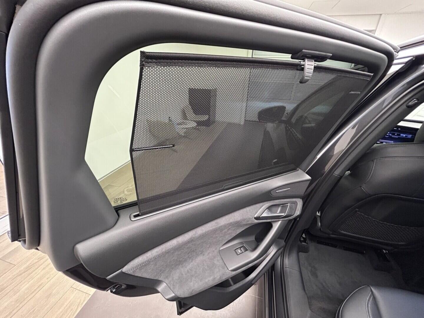 O131002488_28.webp_Q6 e-tron SUV quattro  285 kW