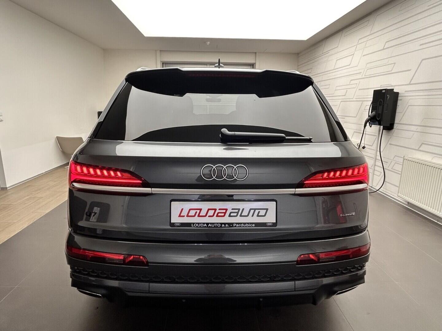 O131002494_14.webp_Q7 SUV S line TDI quattro 210 kW