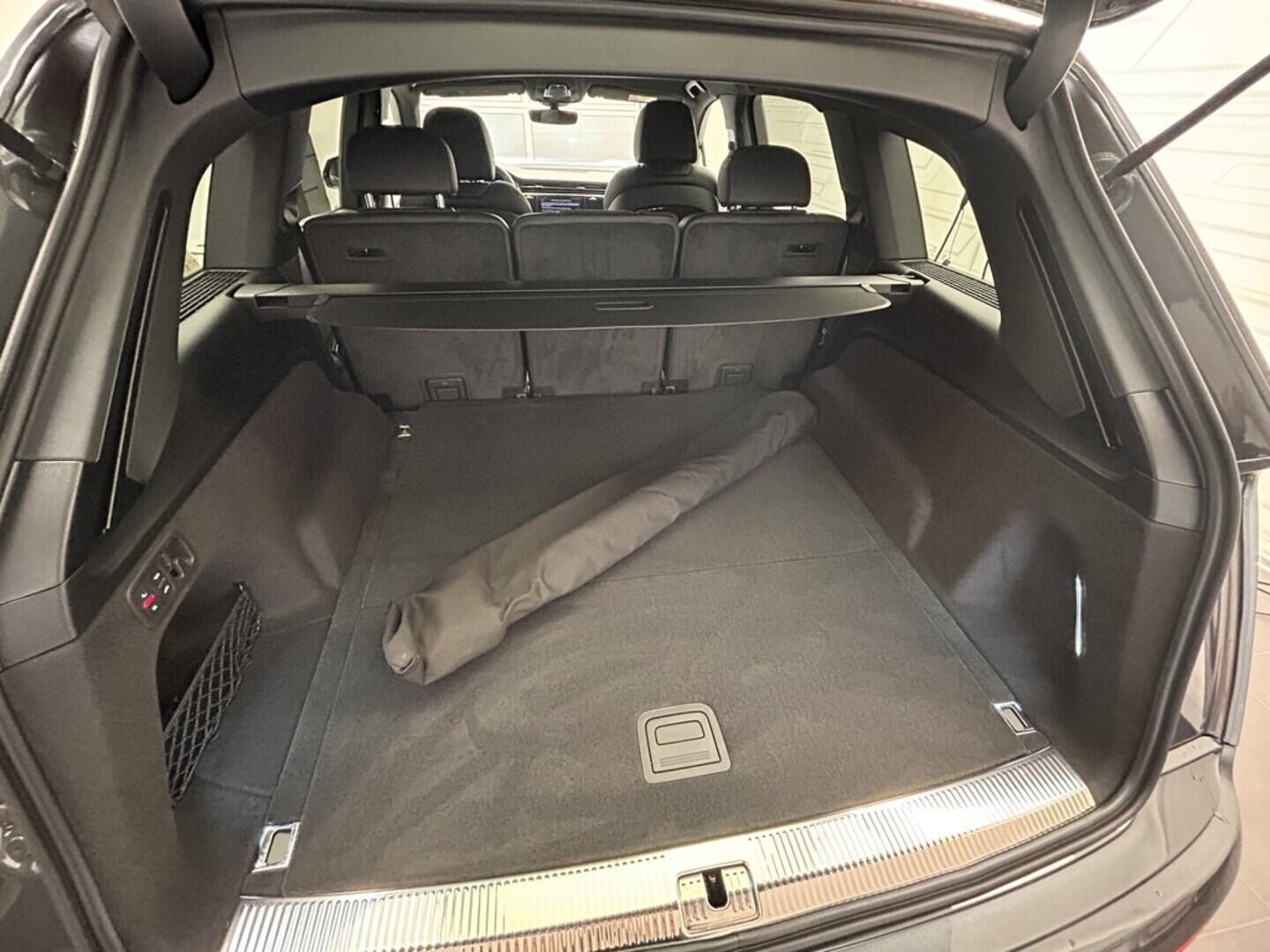 O131002494_15.webp_Q7 SUV S line TDI quattro 210 kW