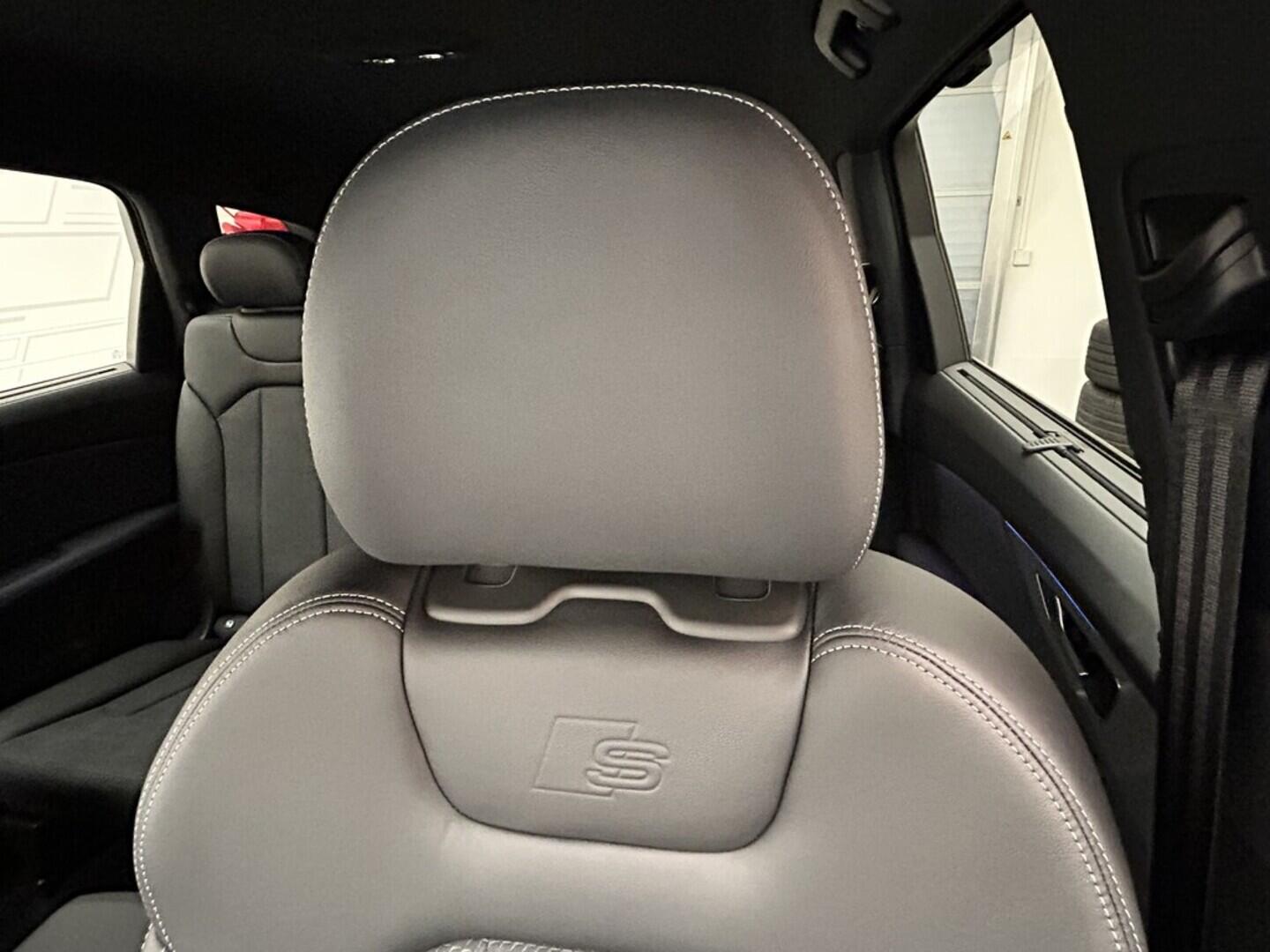 O131002494_19.webp_Q7 SUV S line TDI quattro 210 kW