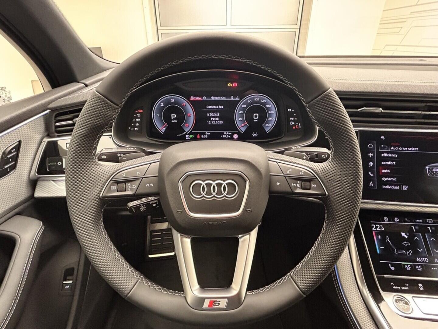 O131002494_25.webp_Q7 SUV S line TDI quattro 210 kW