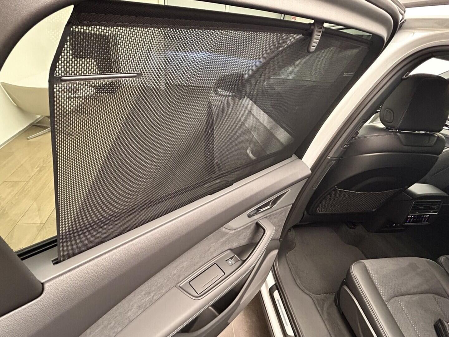 O131002494_28.webp_Q7 SUV S line TDI quattro 210 kW