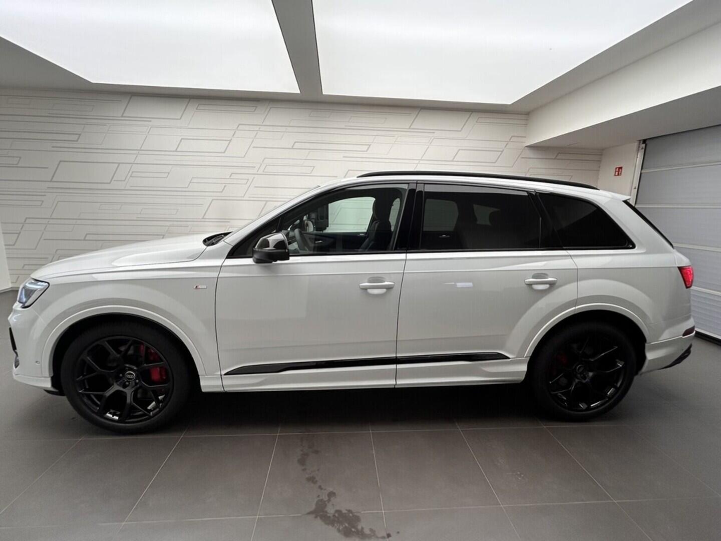 O131002495_12.webp_Q7 SUV S line TDI quattro 210 kW