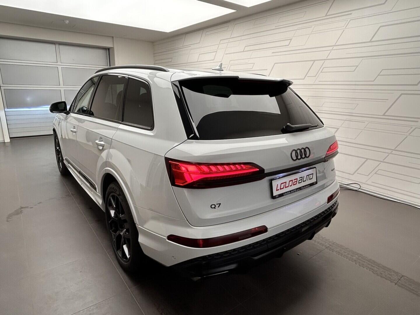 O131002495_13.webp_Q7 SUV S line TDI quattro 210 kW