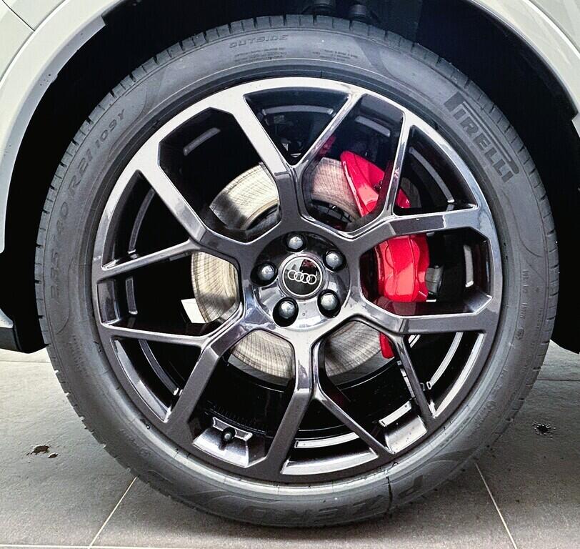 O131002495_16.webp_Q7 SUV S line TDI quattro 210 kW