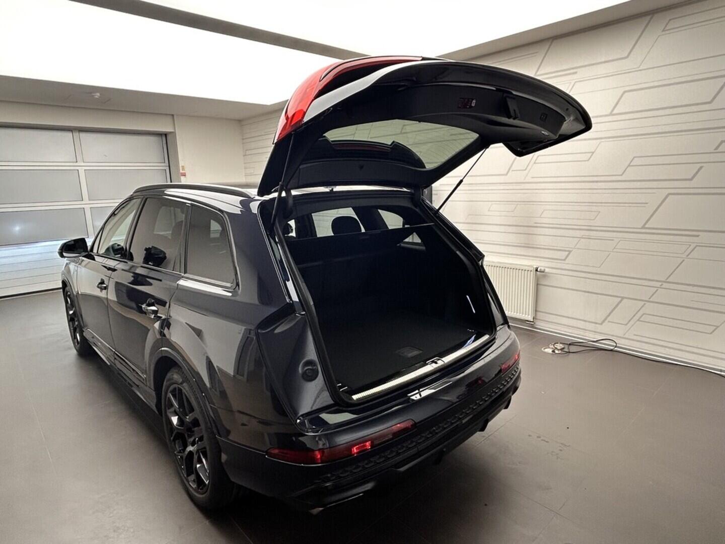 O131002496_18.webp_Q7 SUV S line TDI quattro 210 kW