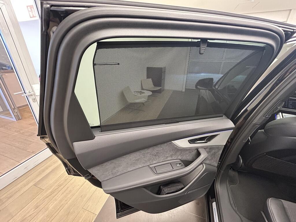 O131002519_25.webp_Q7 SUV S line TDI quattro 210 kW