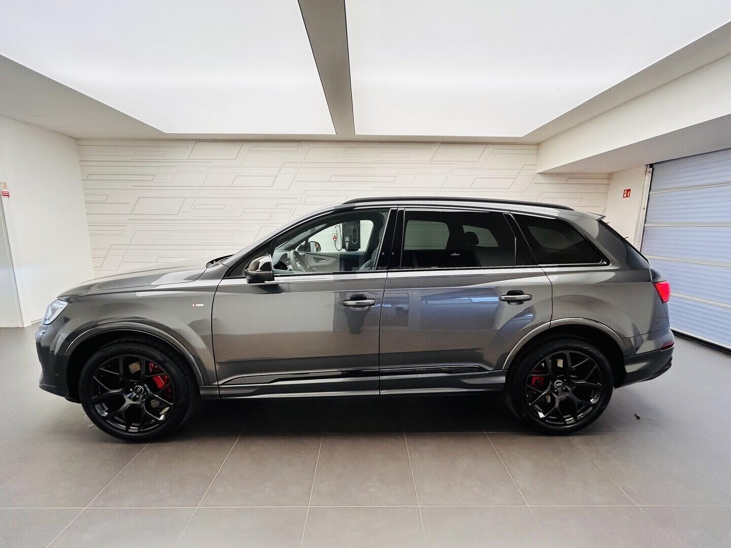 O131002520_12.webp_Q7 SUV S line TDI quattro 210 kW