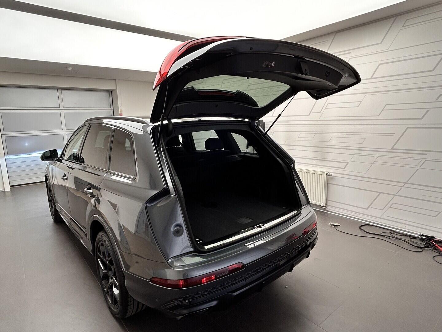 O131002520_17.webp_Q7 SUV S line TDI quattro 210 kW
