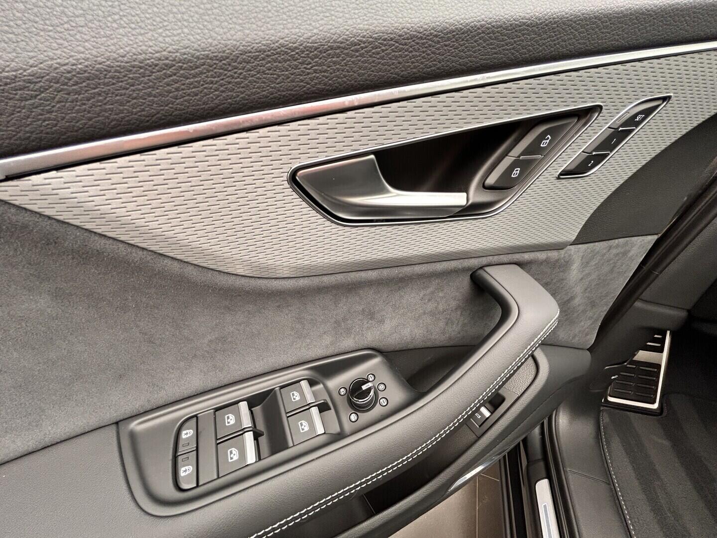 O131002520_26.webp_Q7 SUV S line TDI quattro 210 kW
