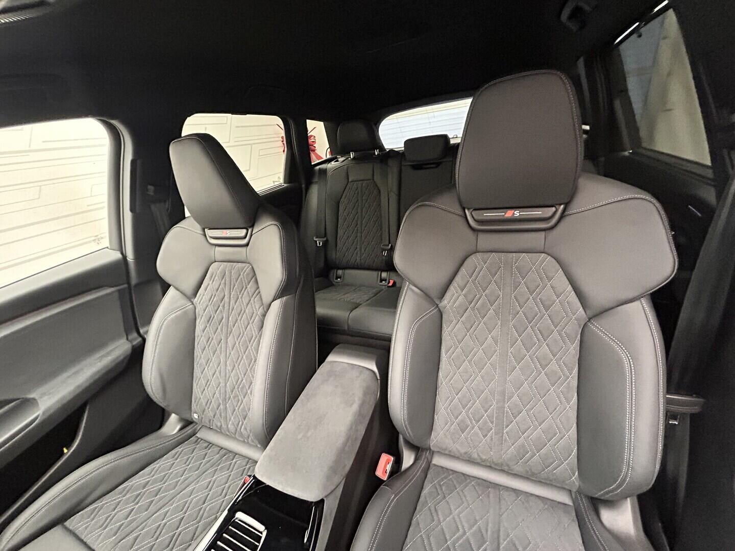 O131002523_23.webp_Q6 SUV e-tron   kW