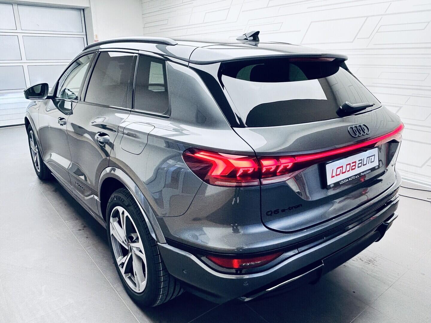 O131002546_13.webp_Q6 SUV e-tron quattro 315 kW
