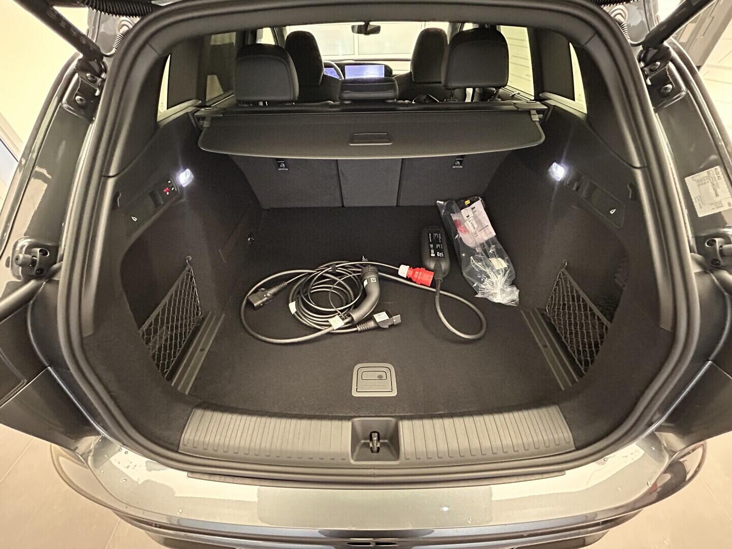 O131002546_16.webp_Q6 SUV e-tron quattro 315 kW