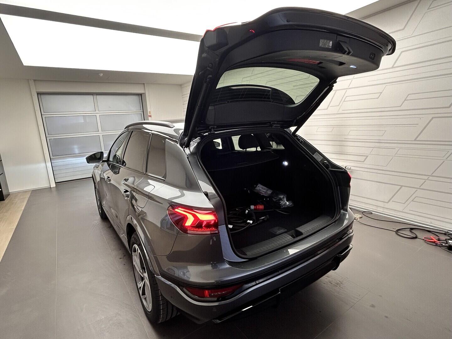 O131002546_17.webp_Q6 SUV e-tron quattro 315 kW