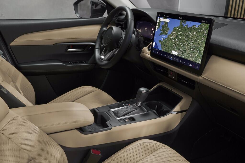 O171001316_15.webp_CX-5 AWD Homura PANO TLOP 2.5L e-SKYACTIV G 141 104 kW