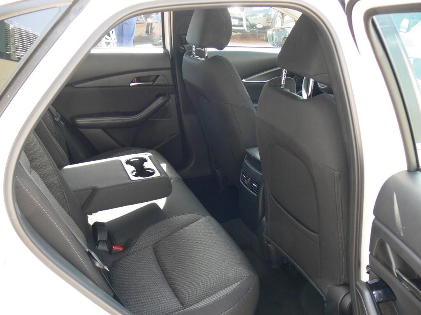 O171001328_19.webp_CX-30 FWD Centre-Line 2.5L e-Skyactiv G140 103 kW