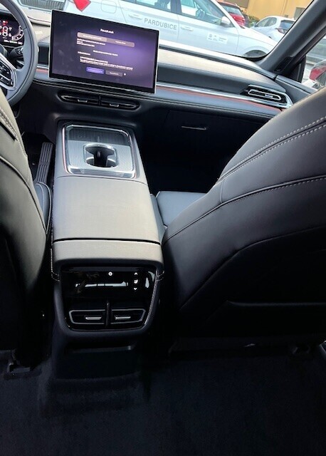 O171001344_16.webp_Mazda 6e Takumi EV 258ps Automatická