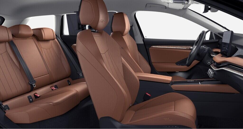 O211106565_14.webp_Superb Combi Laurin & Klement 2,0 TDI 142 kW 7° 4x4