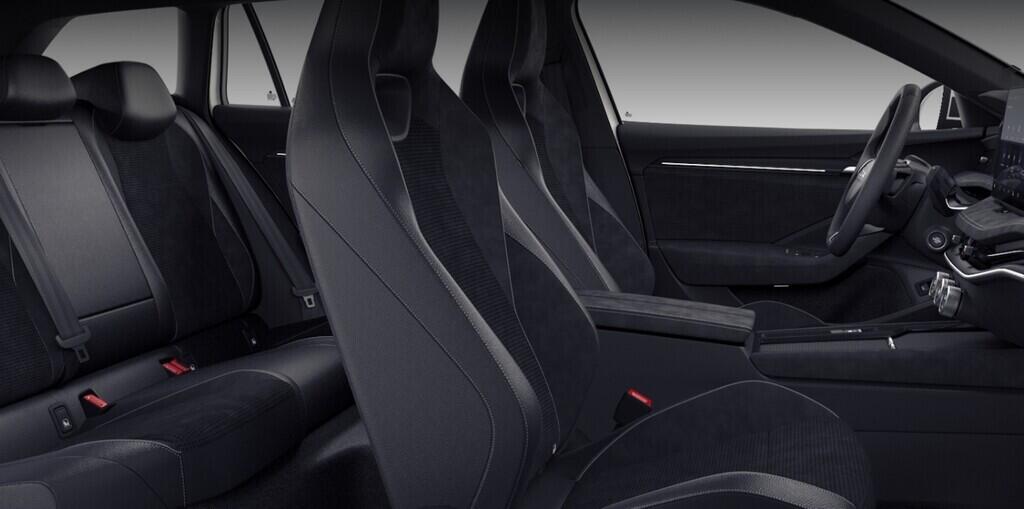 O211107290_14.webp_Superb Combi Sportline 2,0 TDI 4x4 142 kW