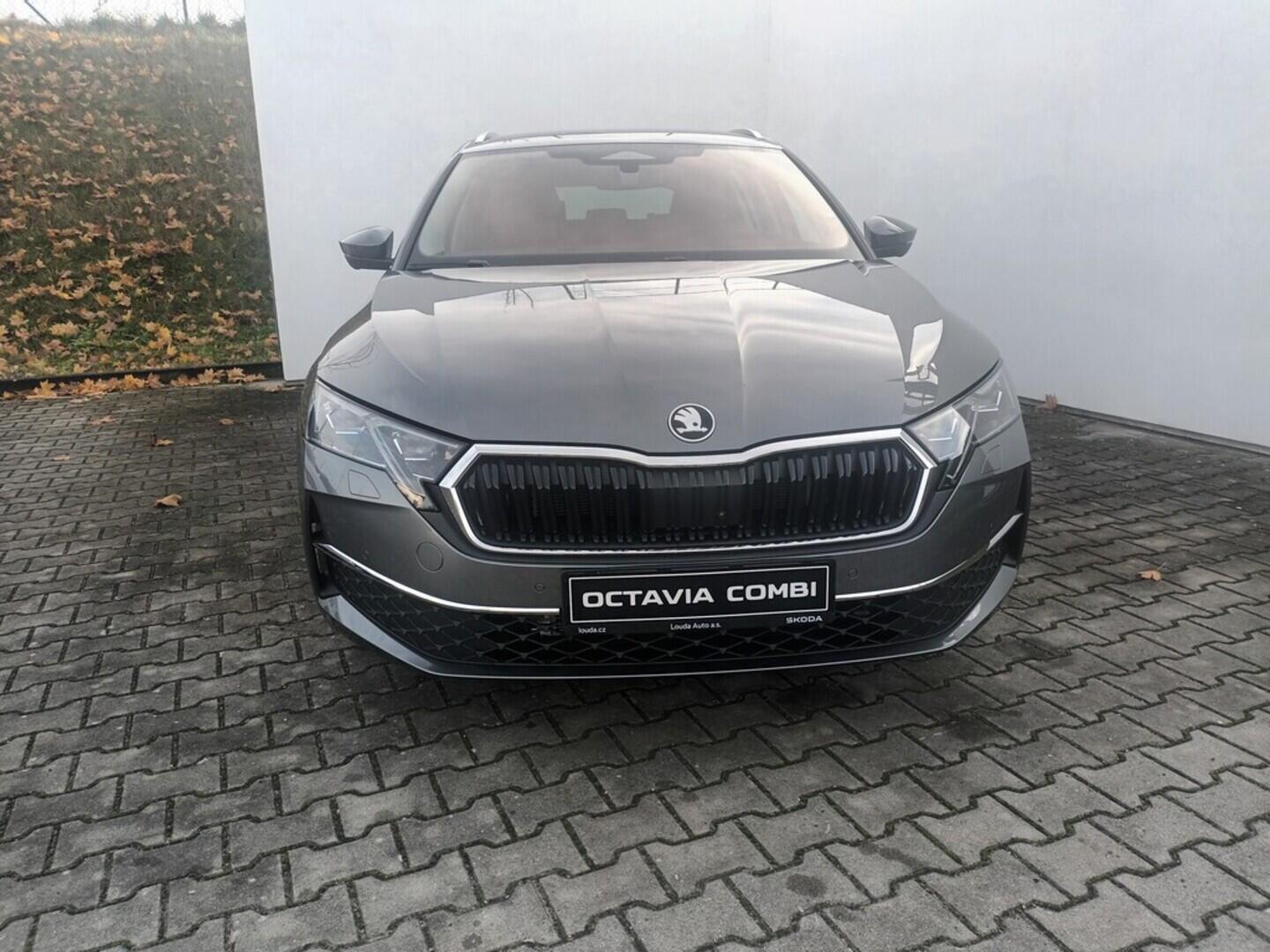 O211107449_11.webp_Octavia Combi Exclusive Selection 2,0 TDI 110 kW  