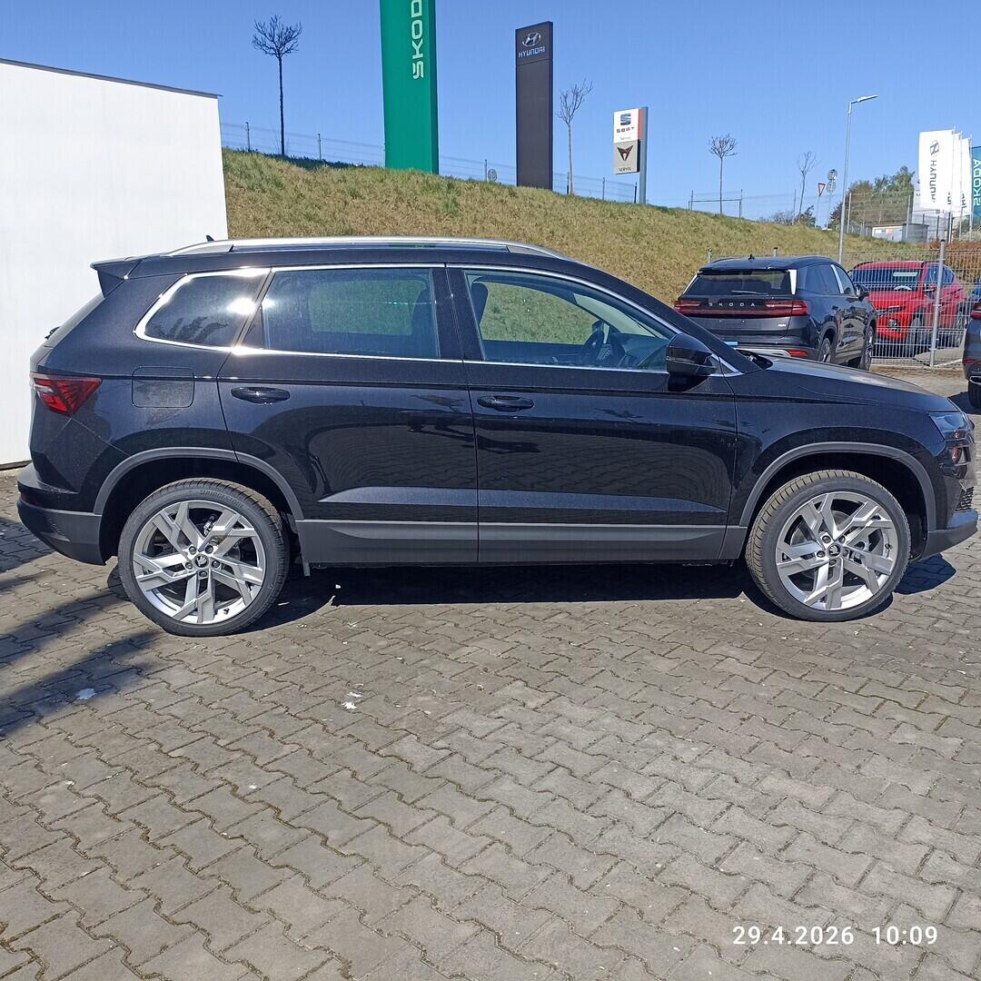 O211107725_16.webp_Karoq Top Selection 1.5 TSI 110 