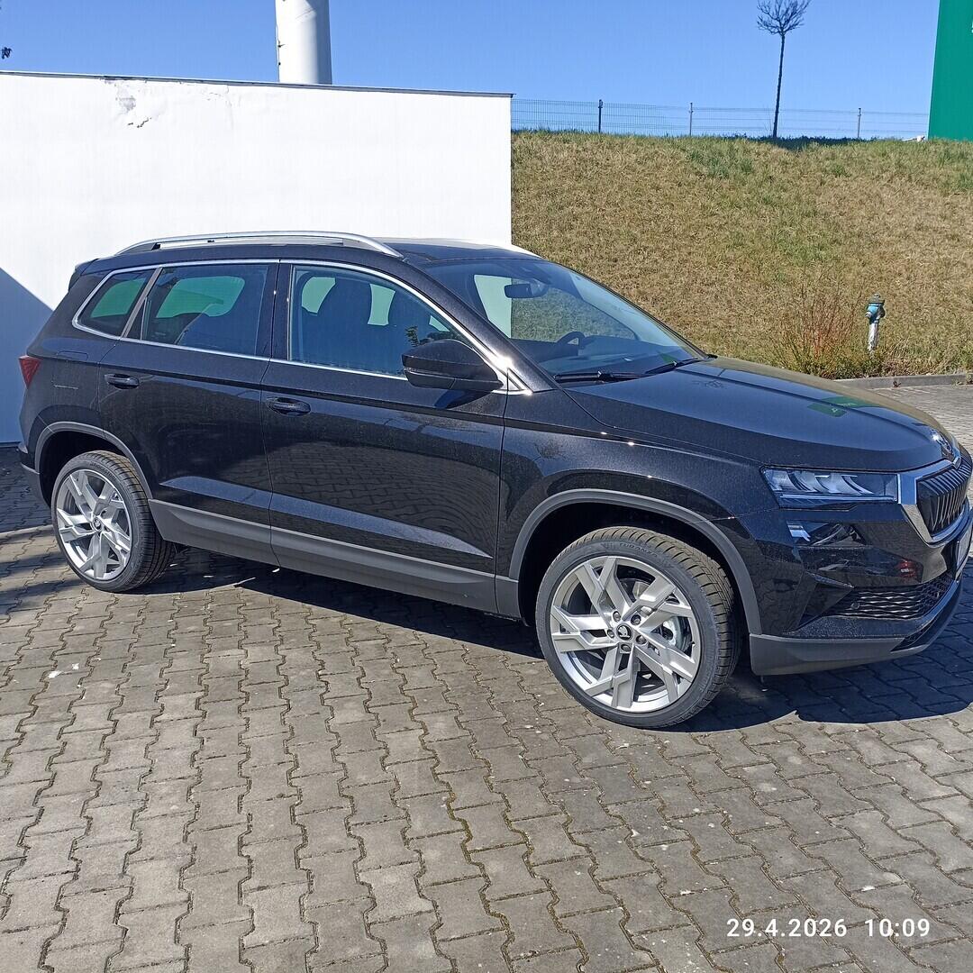 O211107725_17.webp_Karoq Top Selection 1.5 TSI 110 