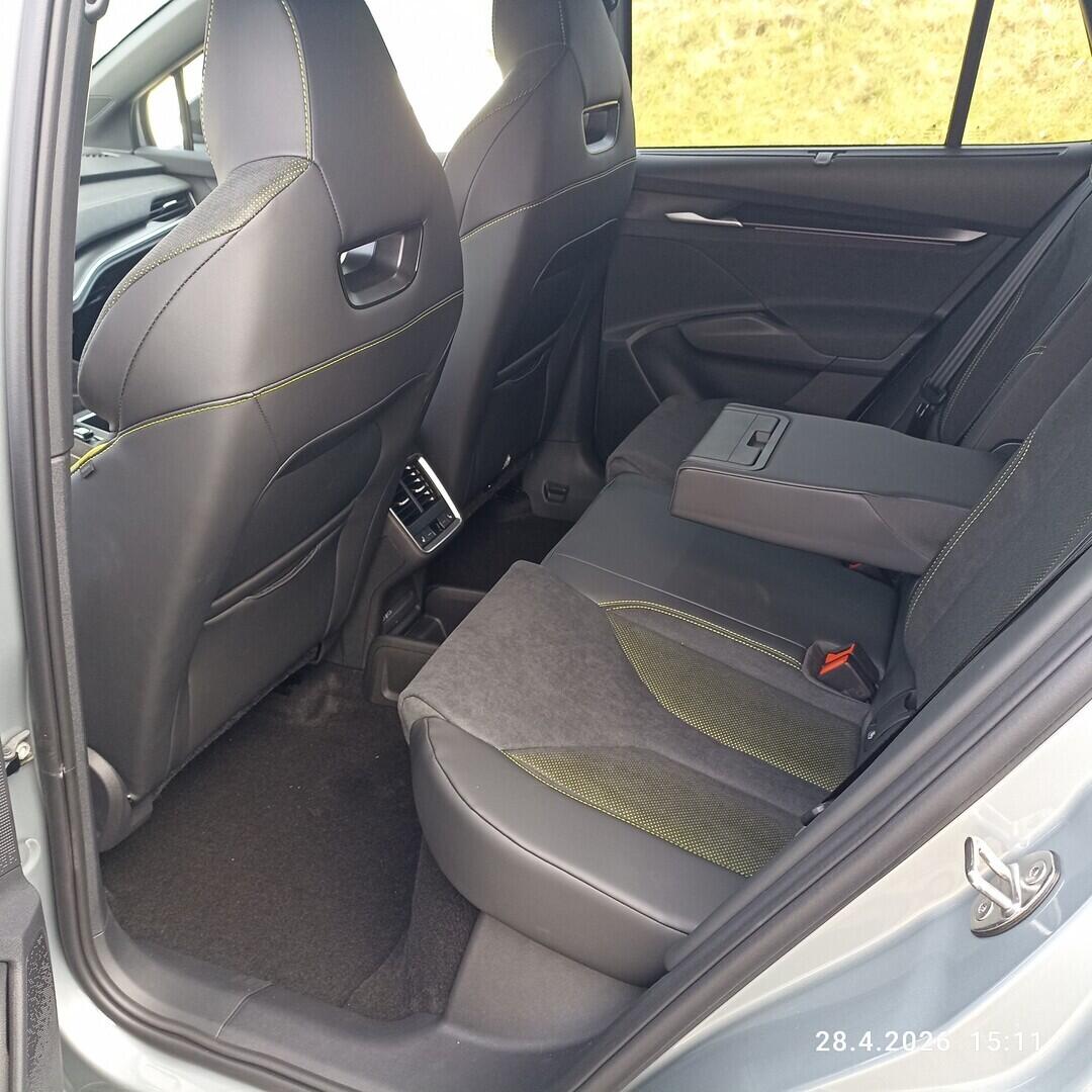 O211107732_12.webp_Elroq RS 84 kWh 250 kW 1° převodovka 4x4