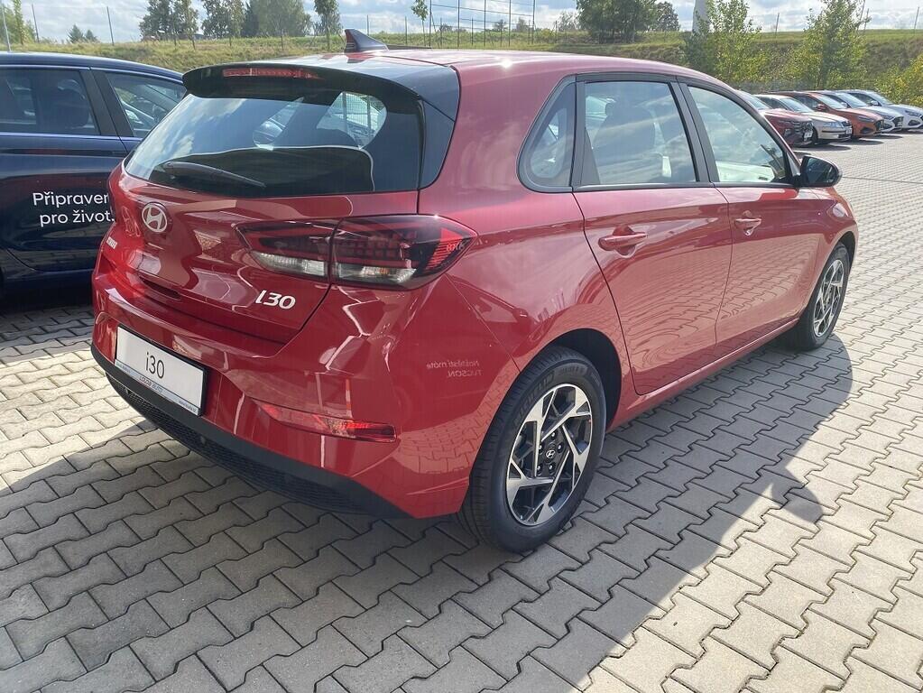 O241H03817_14.webp_I30 HB 1,5I COMFORT 16" ALU 1,5i  kW